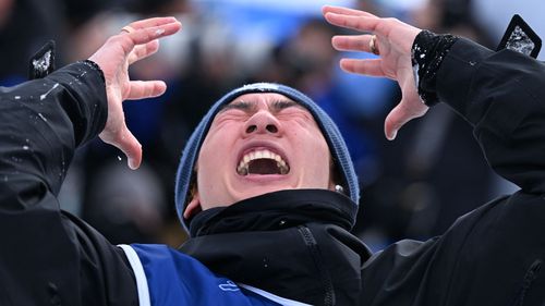 Watch: Birthday boy Su claims gold with sensational run - 'What a story!'