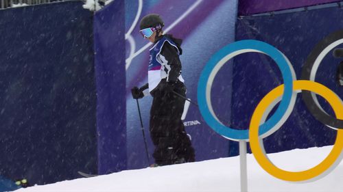 Căzătura oribilă suferită de Finley Melville Ives la JO! Neo-zeelandezul a fost luat cu targa