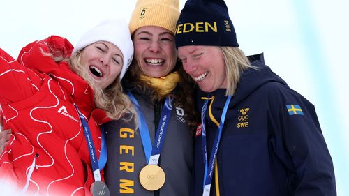 Siegerehrung: Pure Emotionen bei Olympiasiegerin Maier