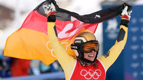 Daniela Maier vuela sobre la nieve para ser campeona olímpica ante Smith y Naeslund
