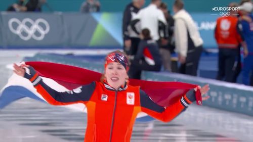Rijpma-de Jong zet kroon op schaatscarrière met gouden medaille op zenuwslopende 1.500 meter