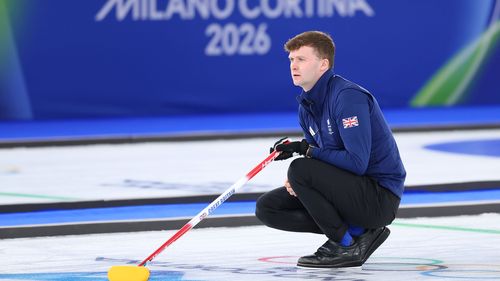 'Wow, sensational!' - Mouat produces superb shot to clear four yellow stones