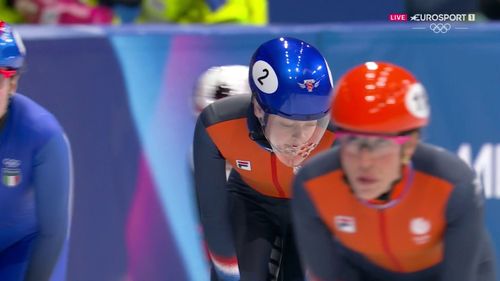 Xandra Velzeboer en Suzanne Schulting stomen door naar de halve finales op de 1.500 meter shorttrack