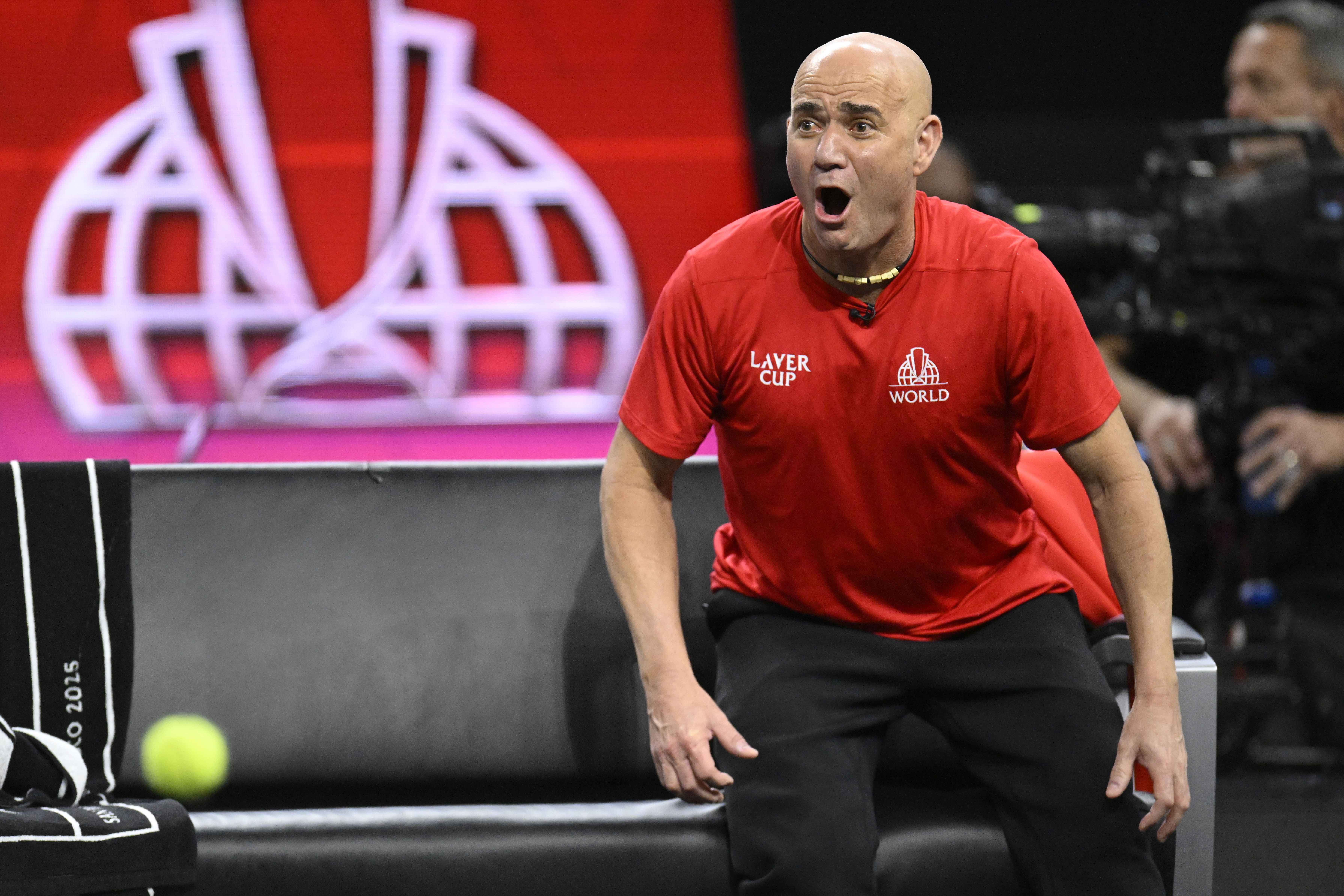 Andre Agassi feierte als Kapitän von Team World den Sieg im Laver Cup 2025.