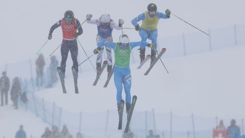 Elképesztően szoros befutót és kettős olasz győzelmet hozott a férfi síkrossz döntője