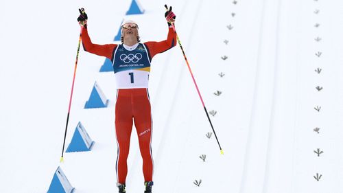 Klaebo es eterno con su seis de seis en oros tras triunfar en los 50 kilómetros