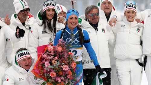 Fiori, striscioni e abbracci: rivivi l'omaggio di Anterselva a Wierer