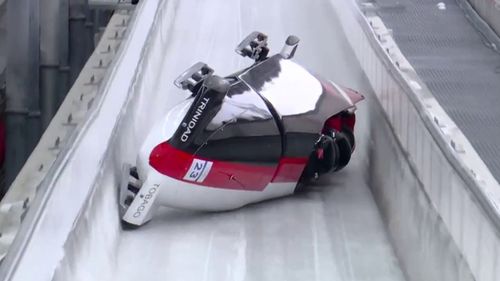 "Was machen sie denn?!" Trinidad und Tobago sorgt für dritten Viererbob-Sturz