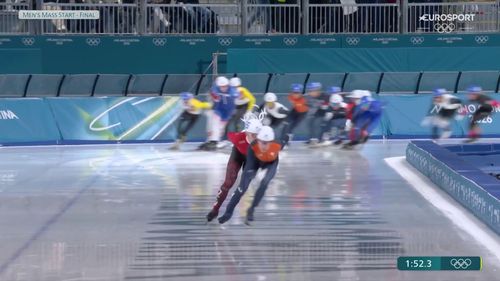 In de aanval - Jorrit Bergsma versnelt al vroeg in de wedstrijd en krijgt de Deen Thorup Mee