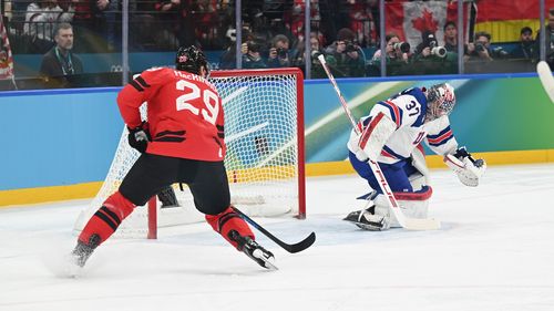 US-Tor wie zugenagelt! MacKinnon schießt am leeren Kasten vorbei