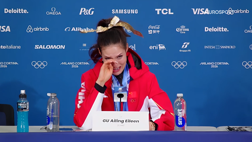 El lacrimógeno momento de Eileen Gu recordando a su abuela tras ganar otro oro: "Me inspiró mucho"