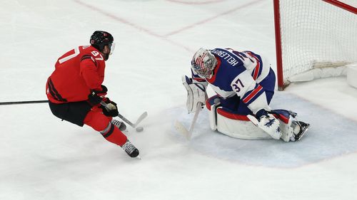 McDavid scheitert im Eins-gegen-Eins an Hellebuyck