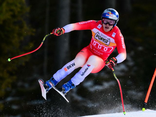 Skifahrer auf der Kandahar-Abfahrt in Garmisch-Partenkirchen