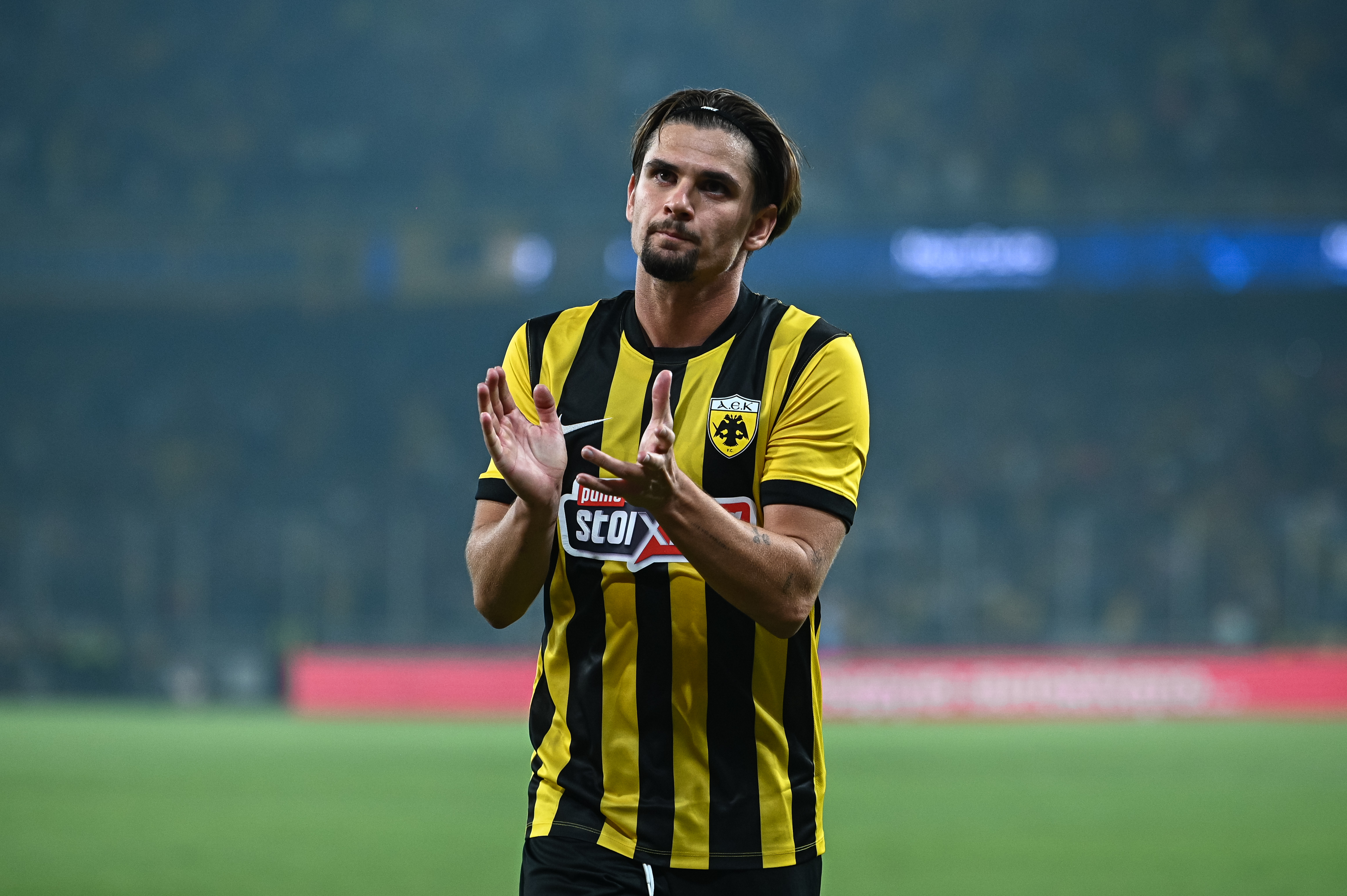 Răzvan Marin în tricoul lui AEK Atena.