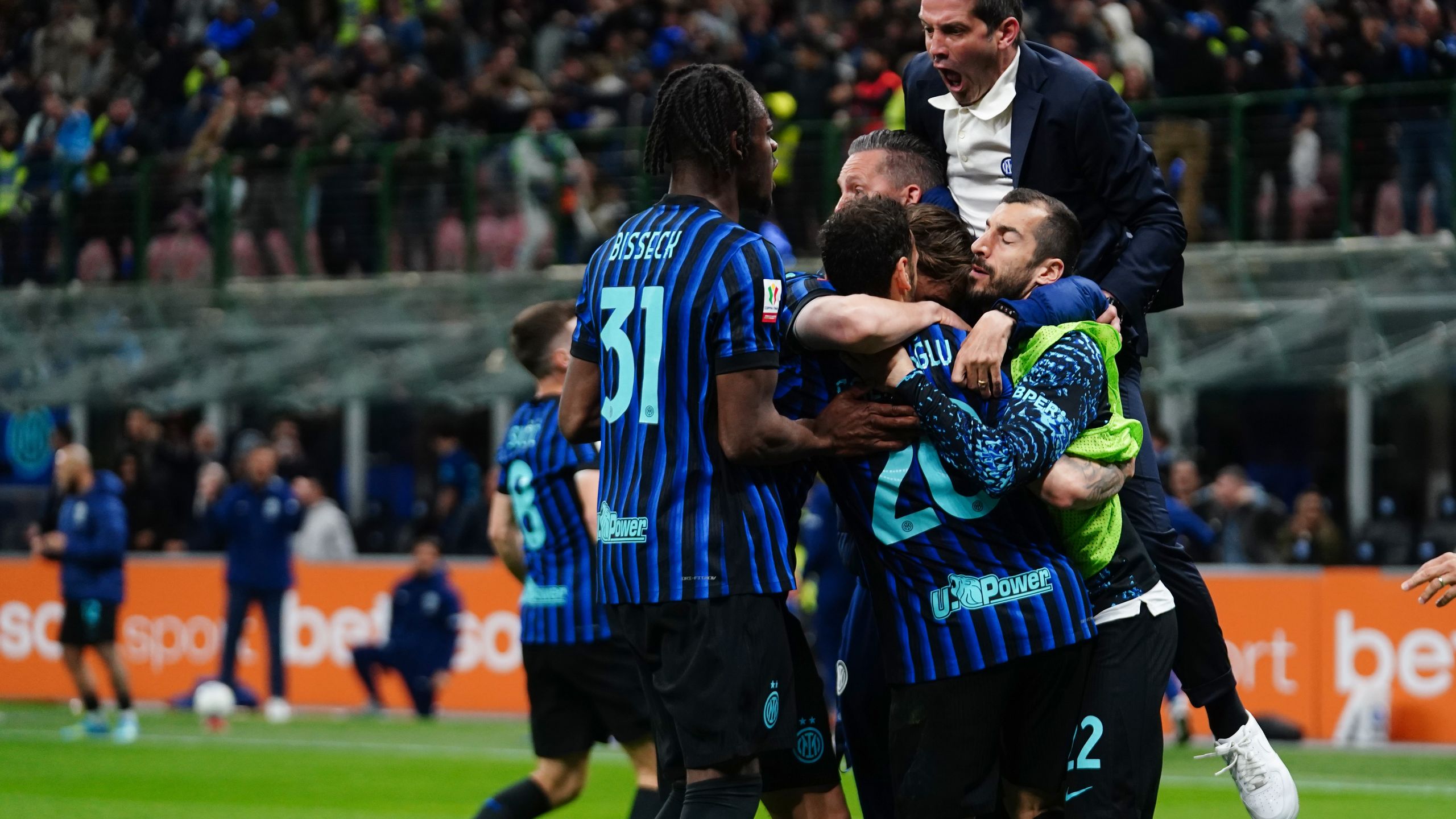 Cristi Chivu a dus-o pe Inter în finala Cupei, după o partidă incredibilă împotriva lui Como
