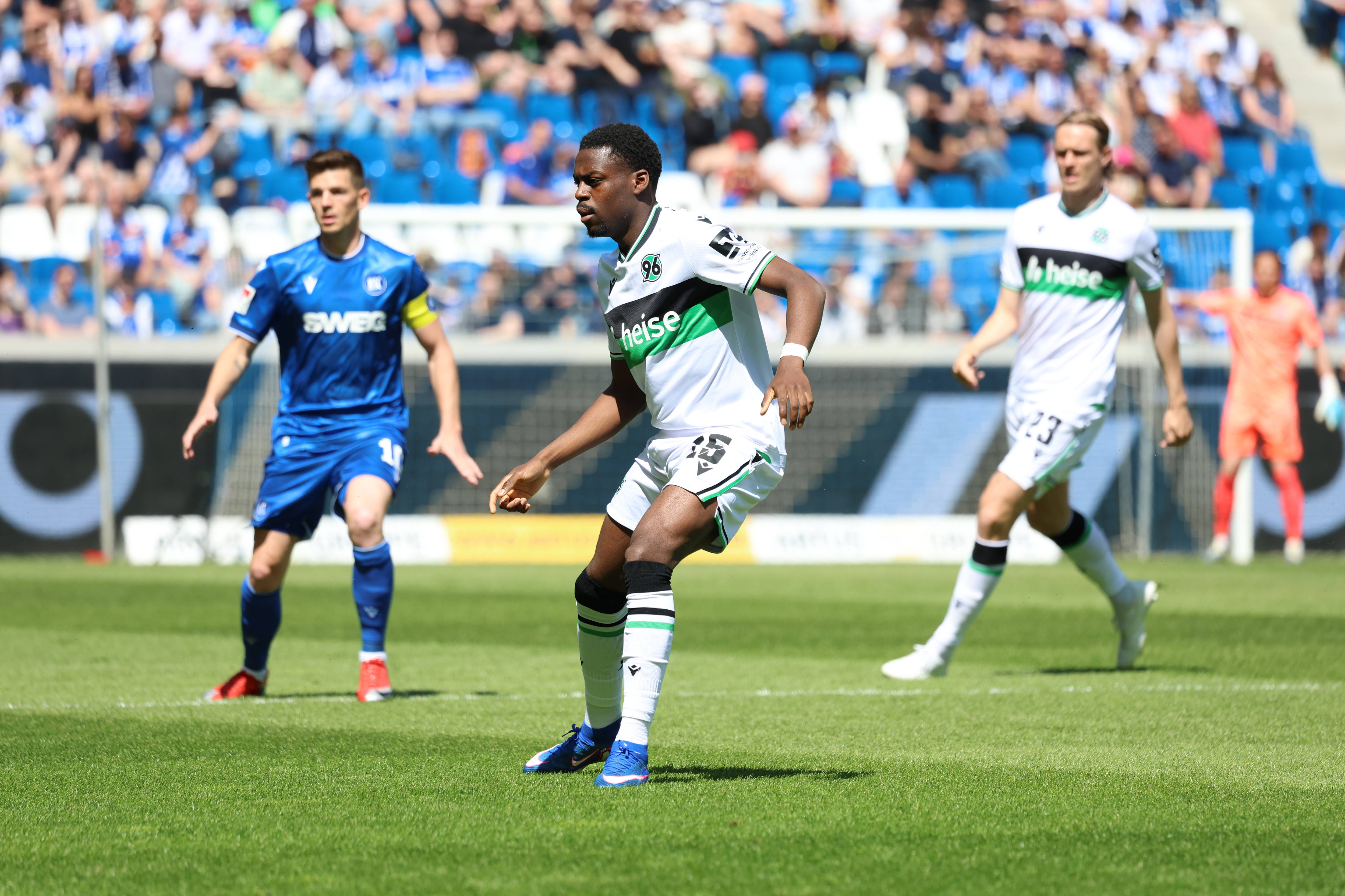 Trainer Christian Eichner an der Seitenlinie