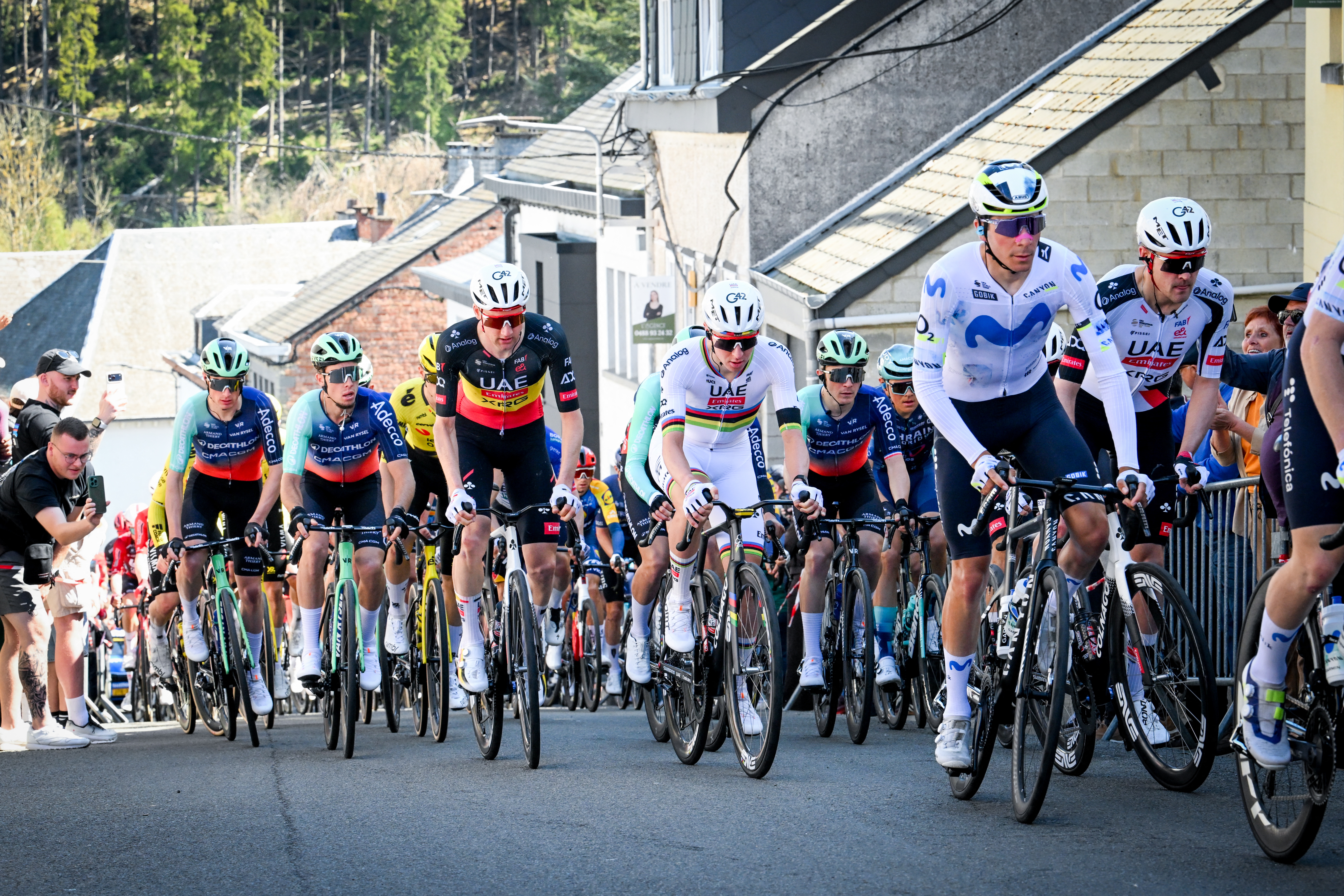 Liege-Bastogne-Liege 2026 men’s race LIVE – Remco Evenepoel makes the early break, along with 51 others; Tadej Pogacar, Paul Seixas caught out behind