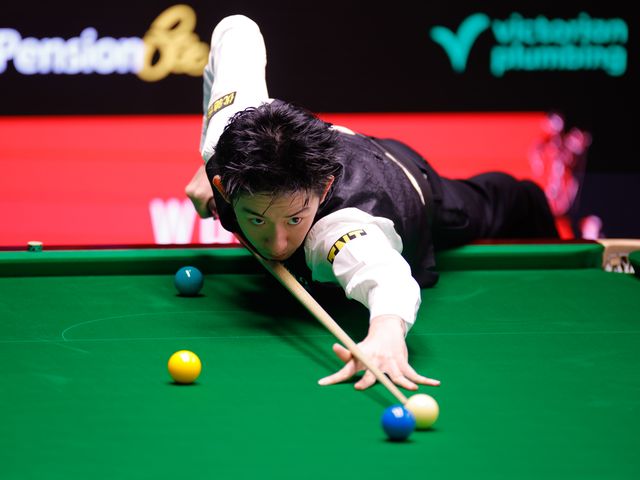 Zhao Xintong și momentul în care a primit trofeul de campion