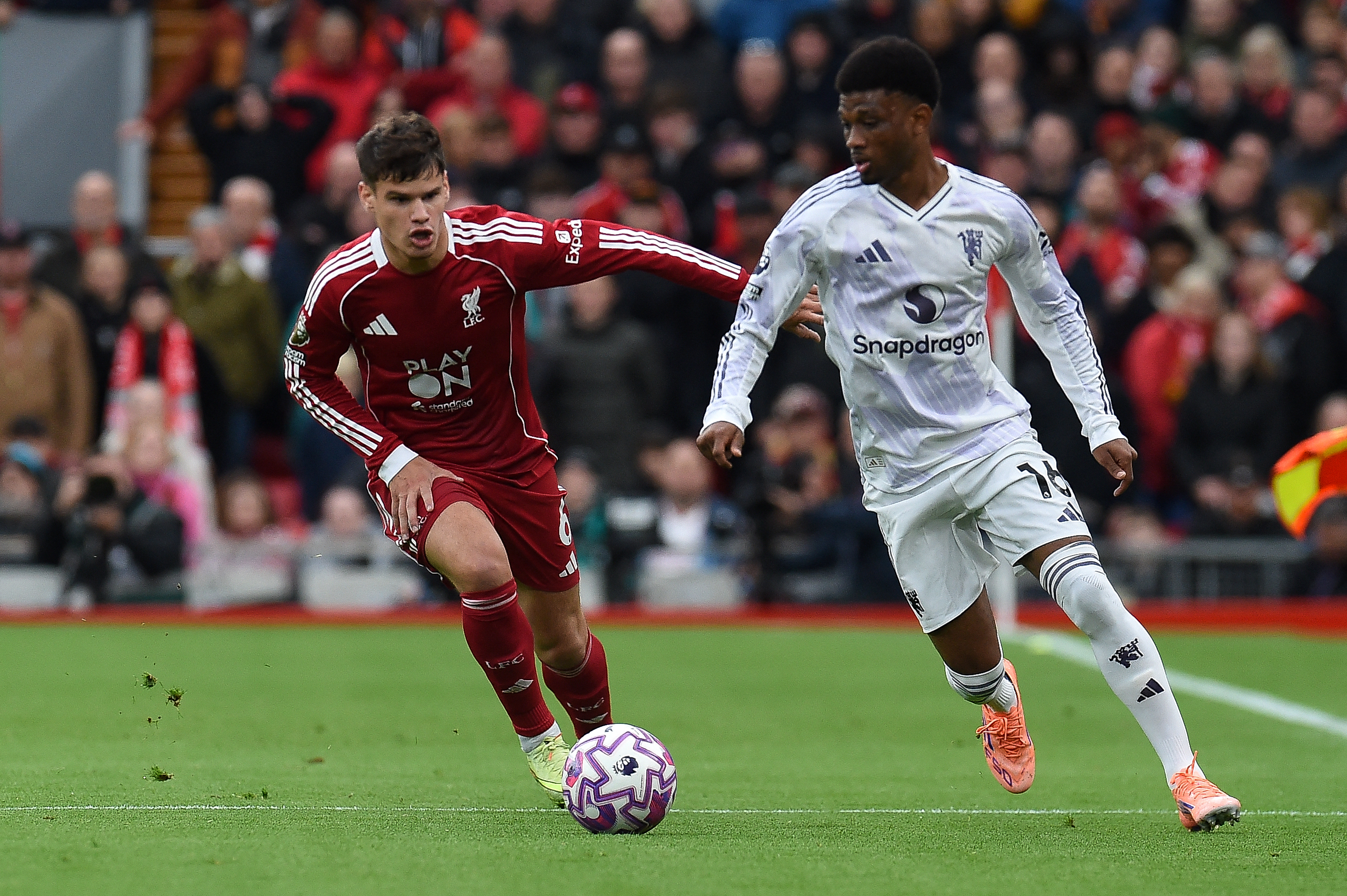 Manchester United 3–2-re legyőzte a Liverpoolt: Szoboszlai gólt szerzett, de Mainoo döntött — image 3
