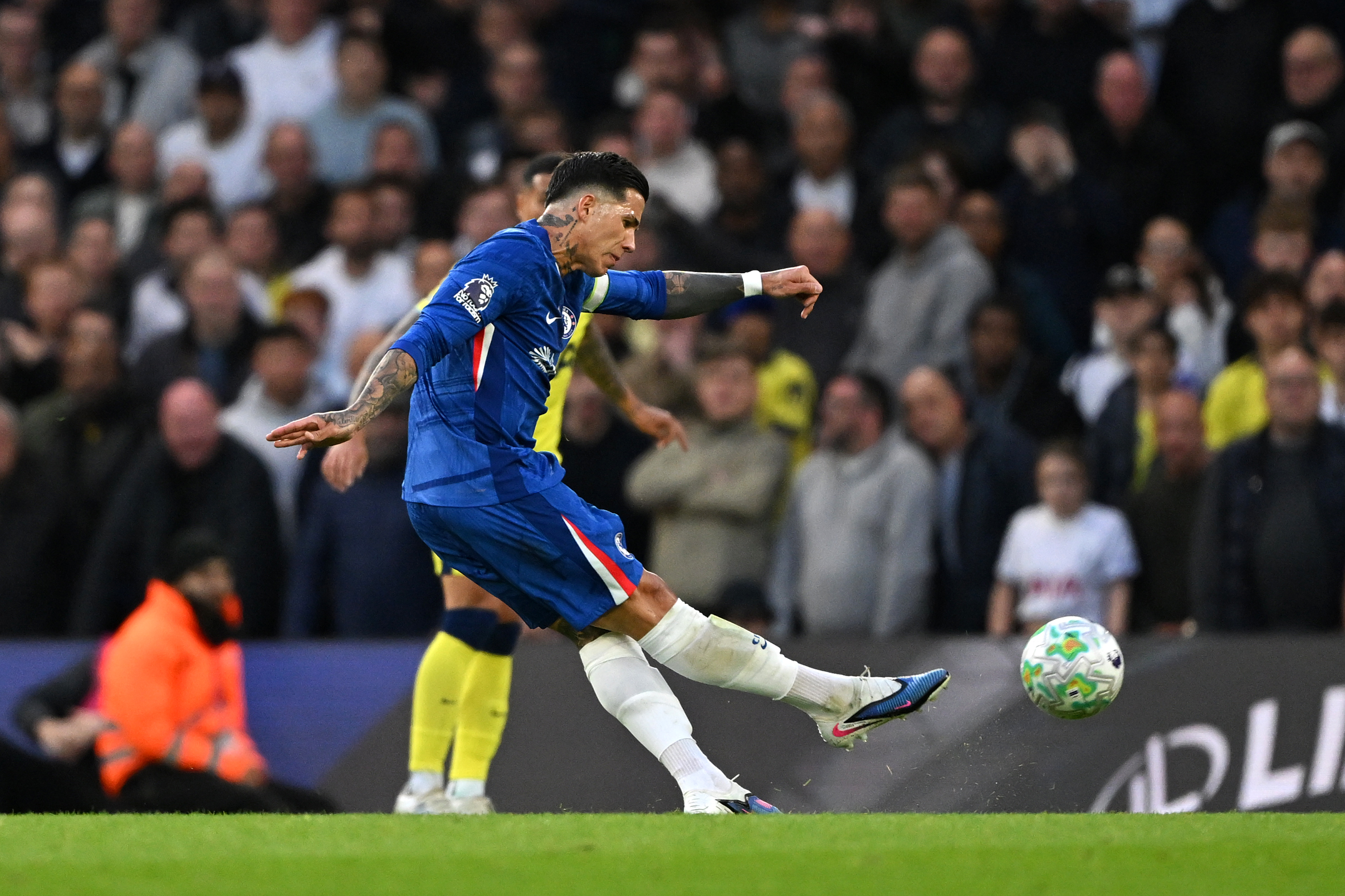 Chelsea 1-0 Tottenham Hotspur LIVE - Premier League action as Enzo Fernandez hits bar after giving hosts the lead - TNT Sports