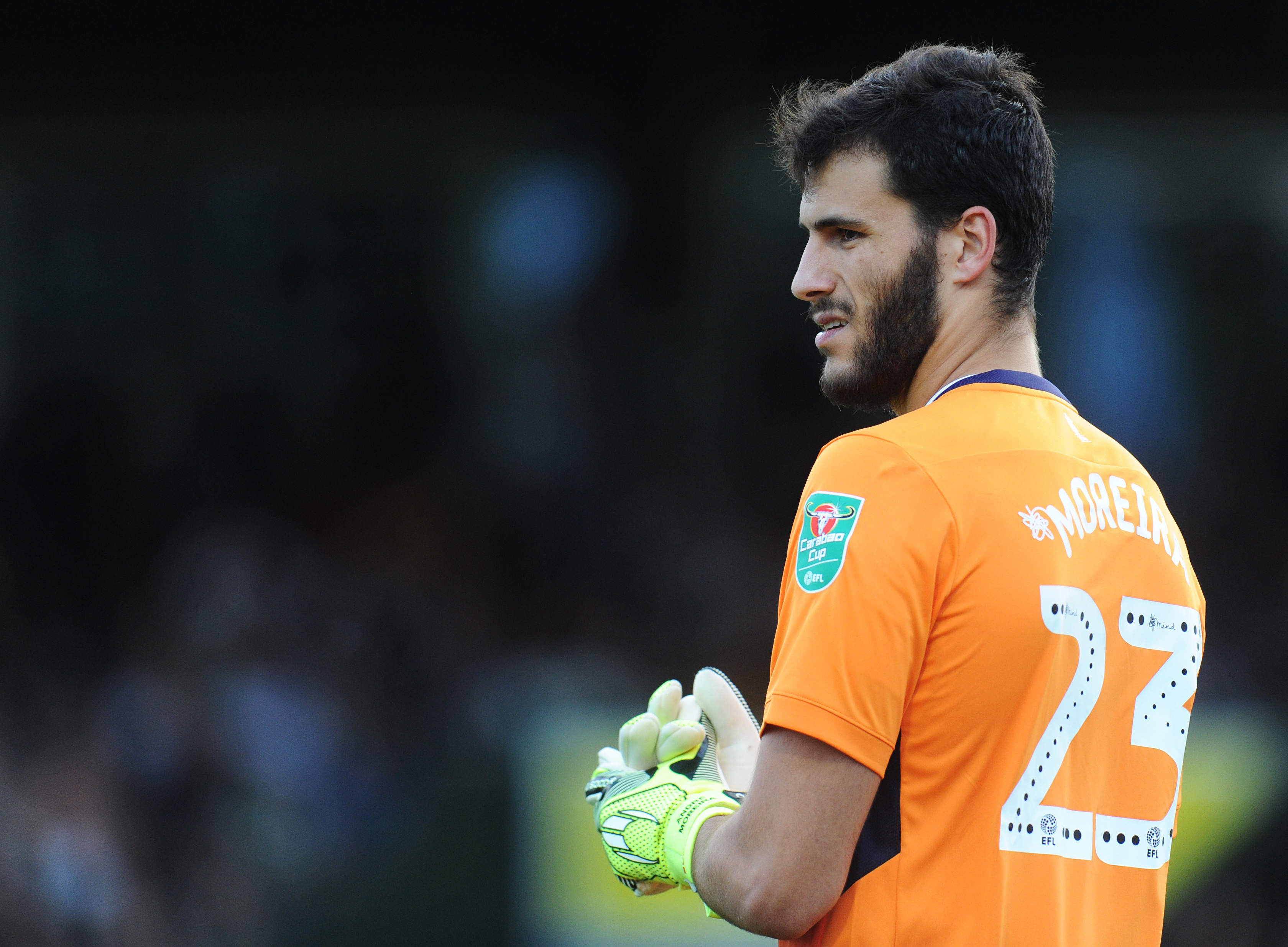 Andre Moreira în meciul Yeovil Town - Aston Villa