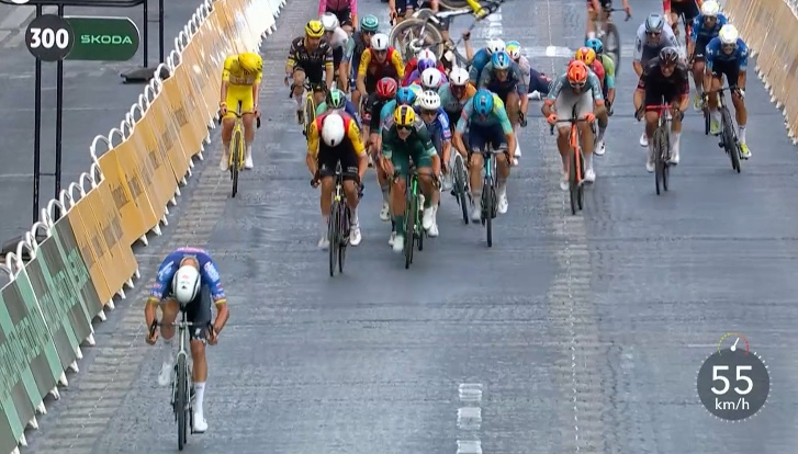 The pack close on Van der Poel
