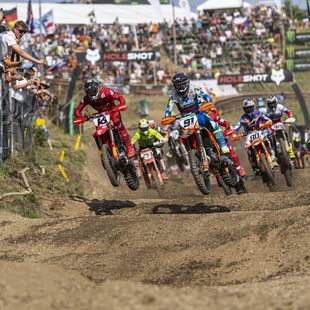 Jeffrey Herlings is oppermachtig in GP Lommel tijdens nieuwe absentie concurrent Lucas Coenen
