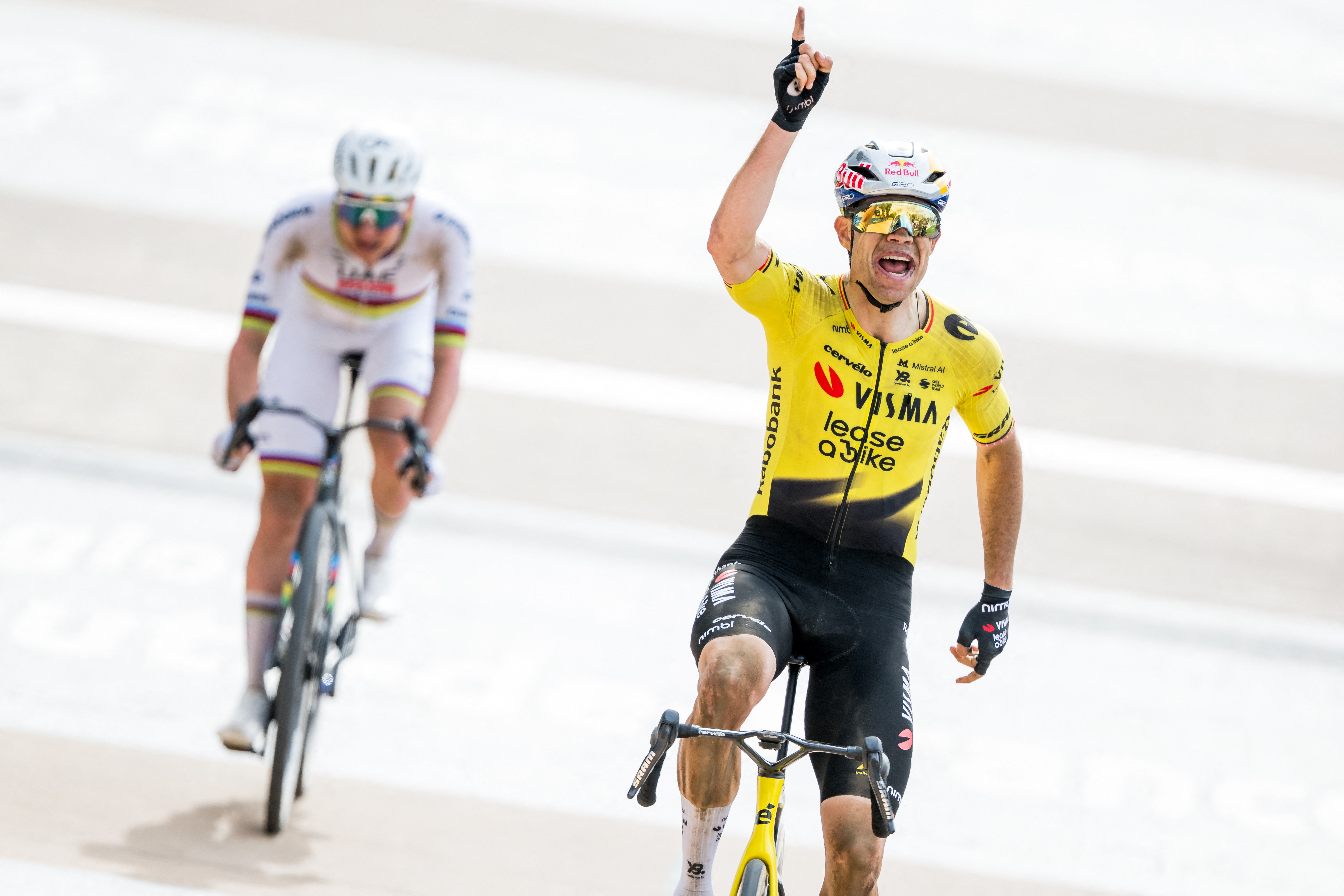 Van Aert a Roubaix-n.