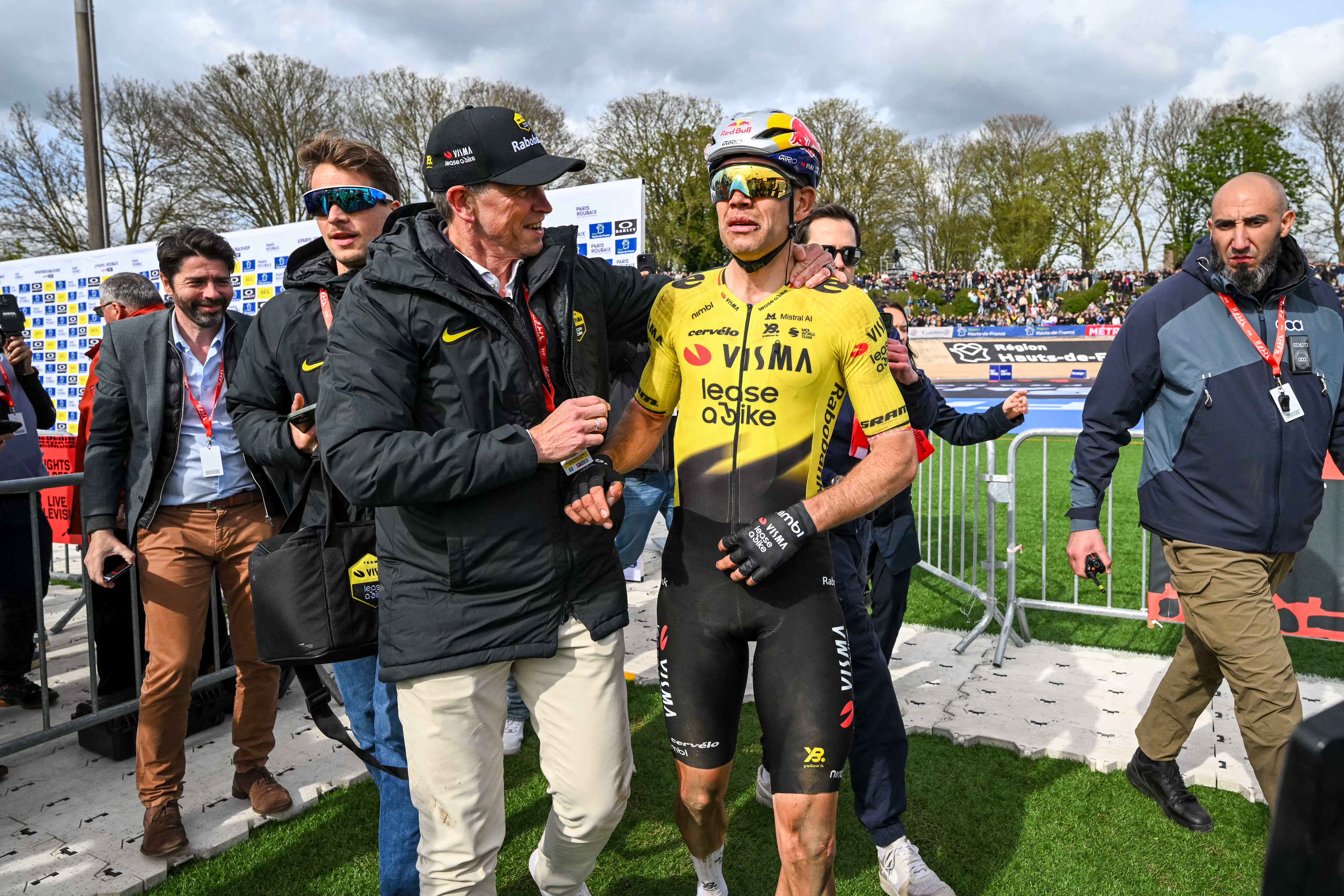 Van Aert és Plugge a Roubaix-n.