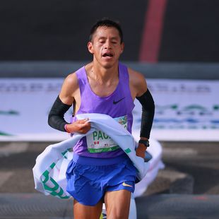 Christian Pacheco a câștigat maratonul de la Ciudad de Mexico. Etiopiencele au făcut legea la fete