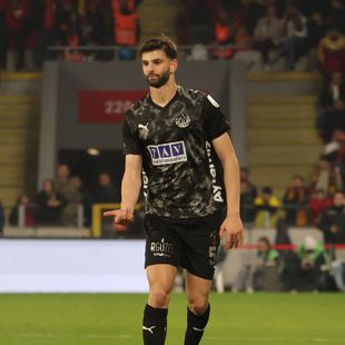 Fundașul care a refuzat naționala României, transfer important! Va fi coleg cu Vlahovic și Trossard