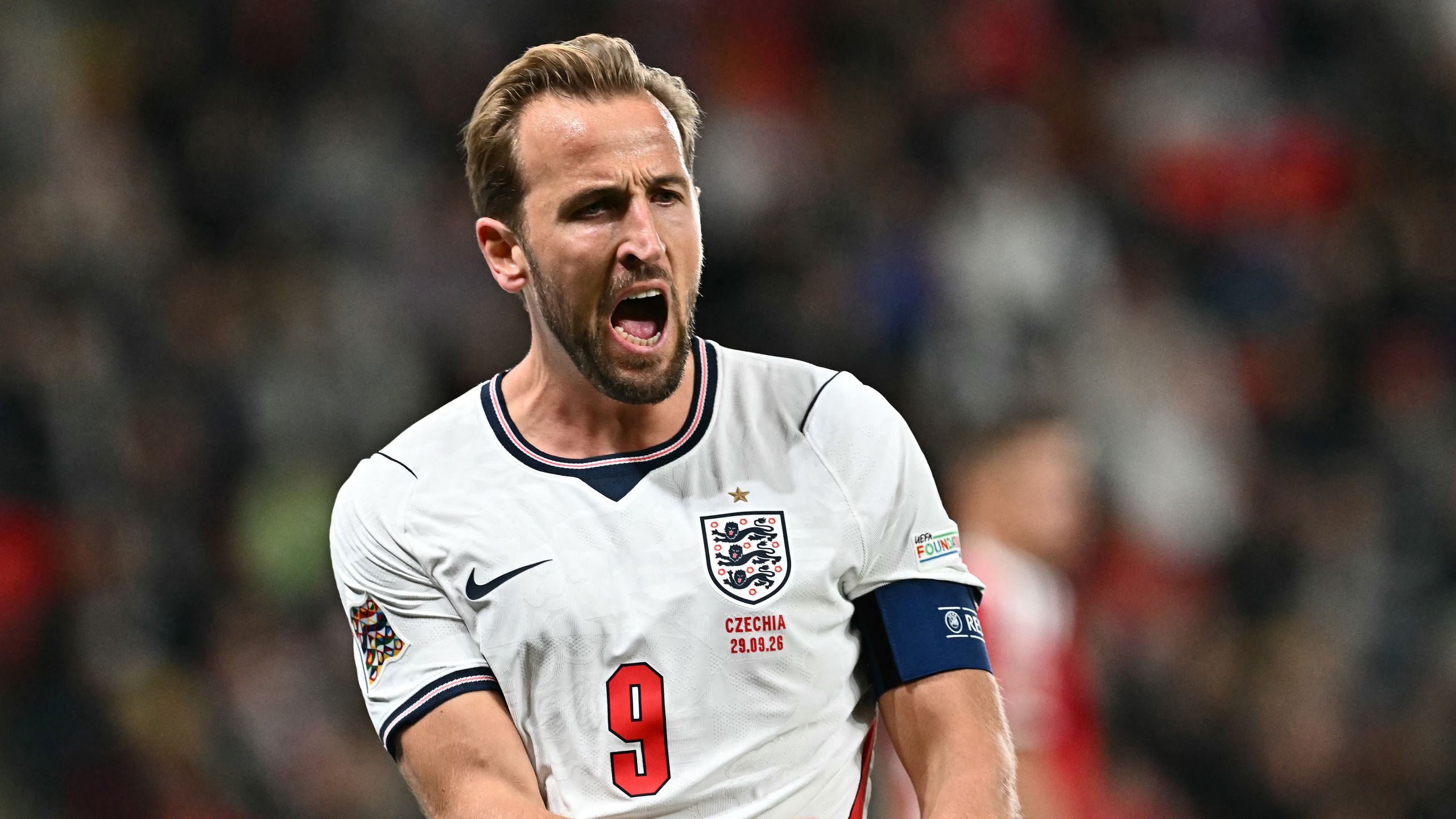 Kane spots 'good omen' in bid to end 25-year wait for English Ballon d'Or winner