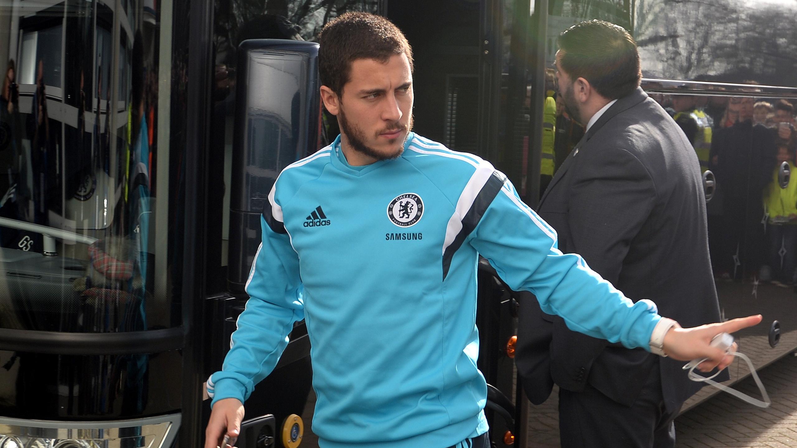 Eden Hazard gets off the bus for Chelsea