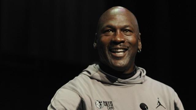 A 52 ans, Michael Jordan rejoint un nouveau club : celui des milliardaires